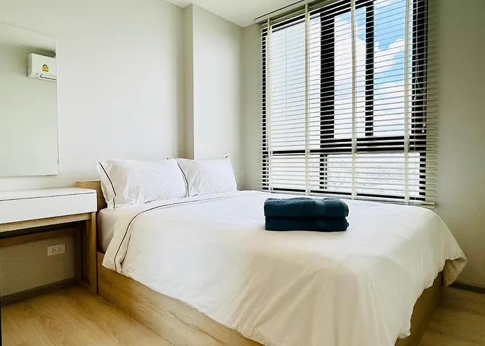 Nue Noble Srinakarin Apartment *